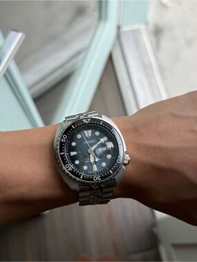 Seiko Prospex Special Edition Dark Manta Ray Diver watch.